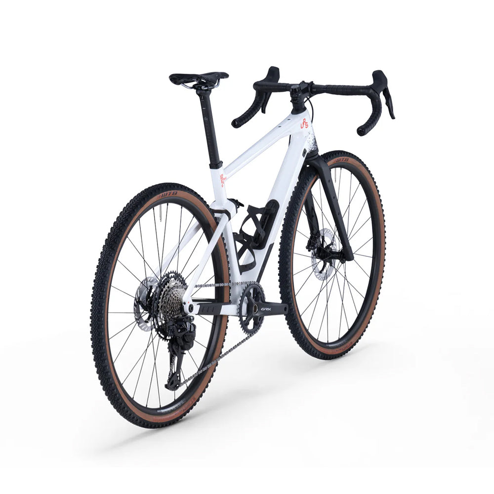 BMC URS 01 LT ONE metallic white black-2
