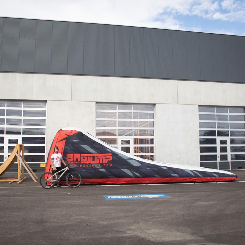 Bagjump OnePiece Bike Landing Extended Outrun large-0