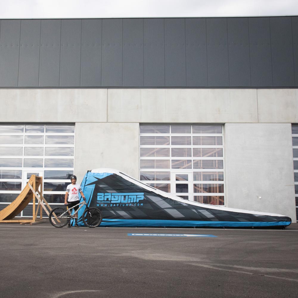 Bagjump OnePiece Bike Landing medium-0