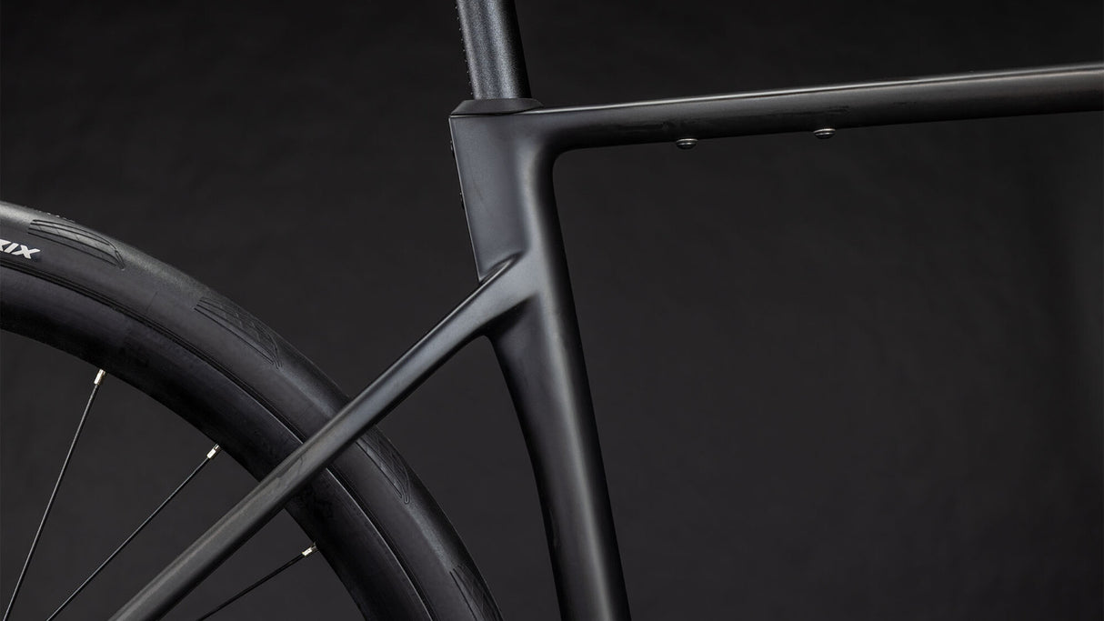 Cube Attain C:62 Race blackline 2026-4