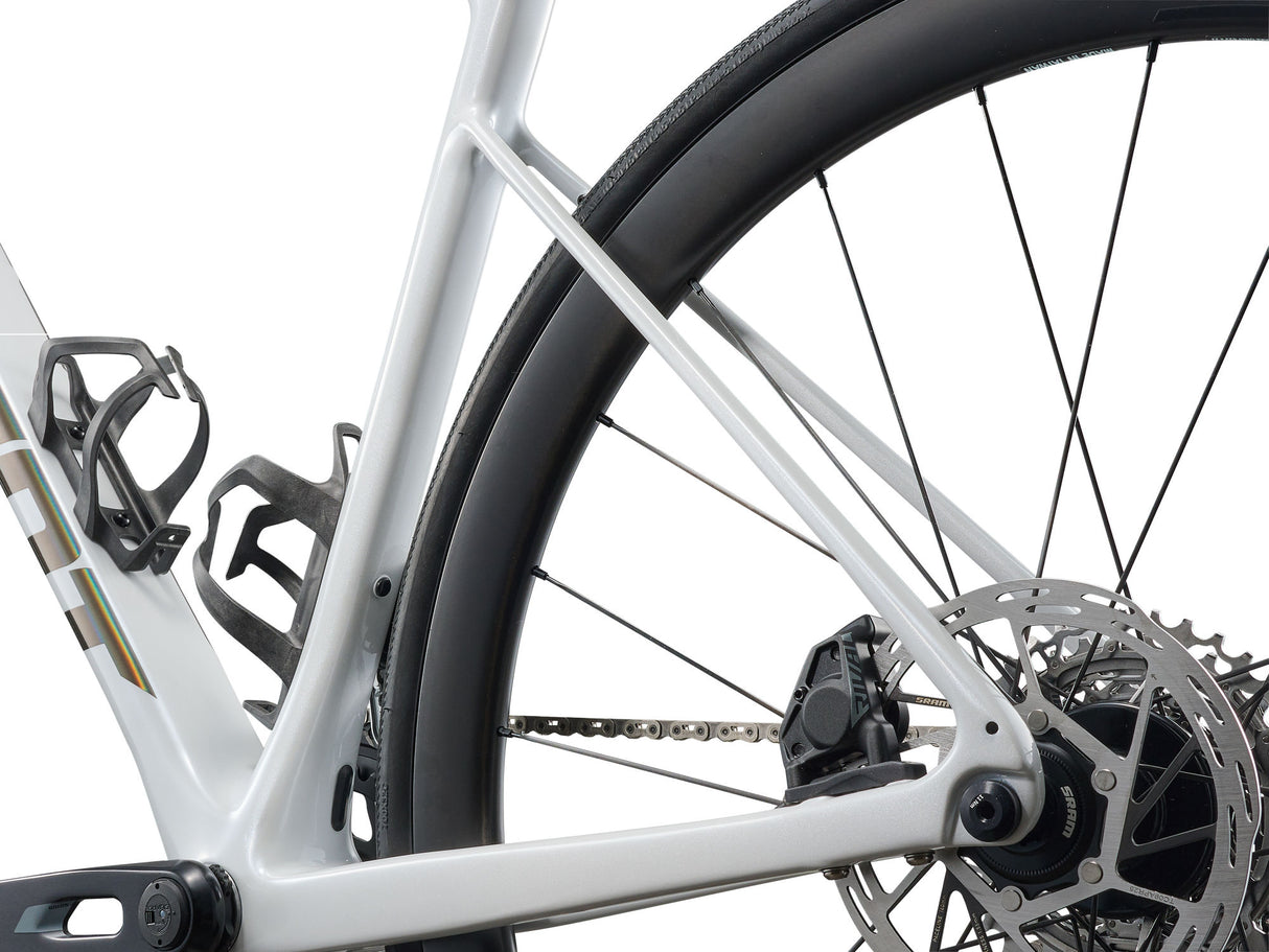 Giant Defy Advanced Pro 1 white 2026-2