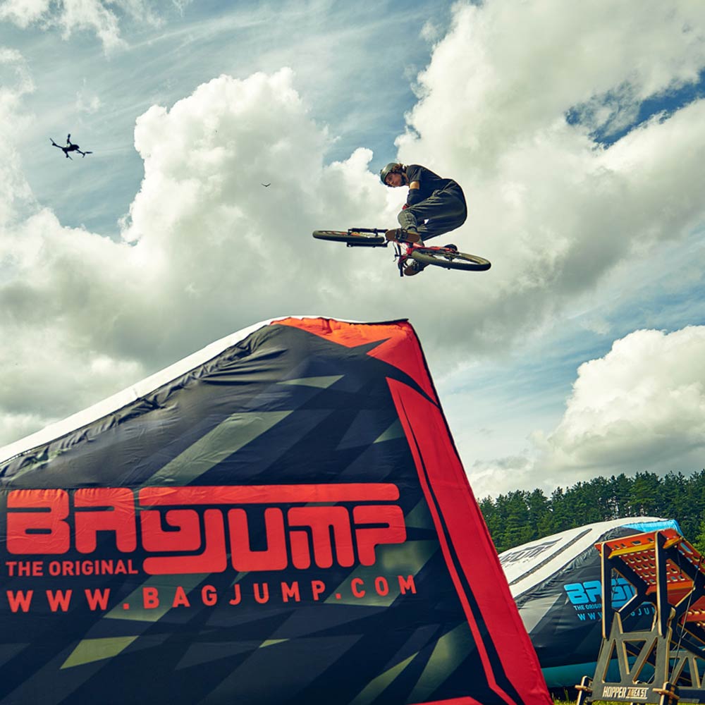 Bagjump OnePiece Bike Landing Extended Outrun large-3