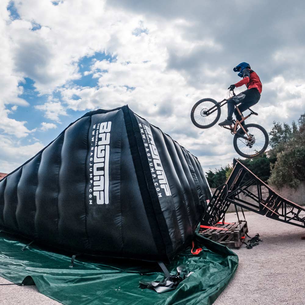 Bagjump OnePiece Bike Landing Extended Outrun large-2