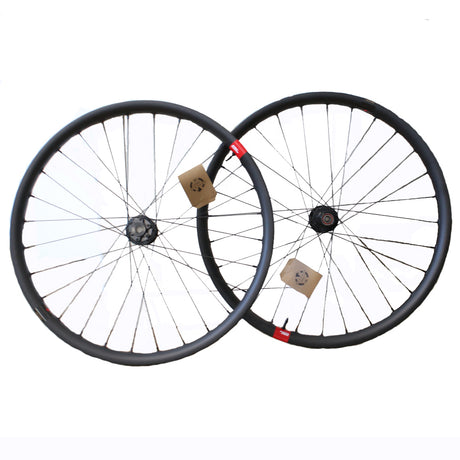 Santa Cruz Reserve 30 Laufradsatz 27,5 110 TC Shimano HG Freilauf-0