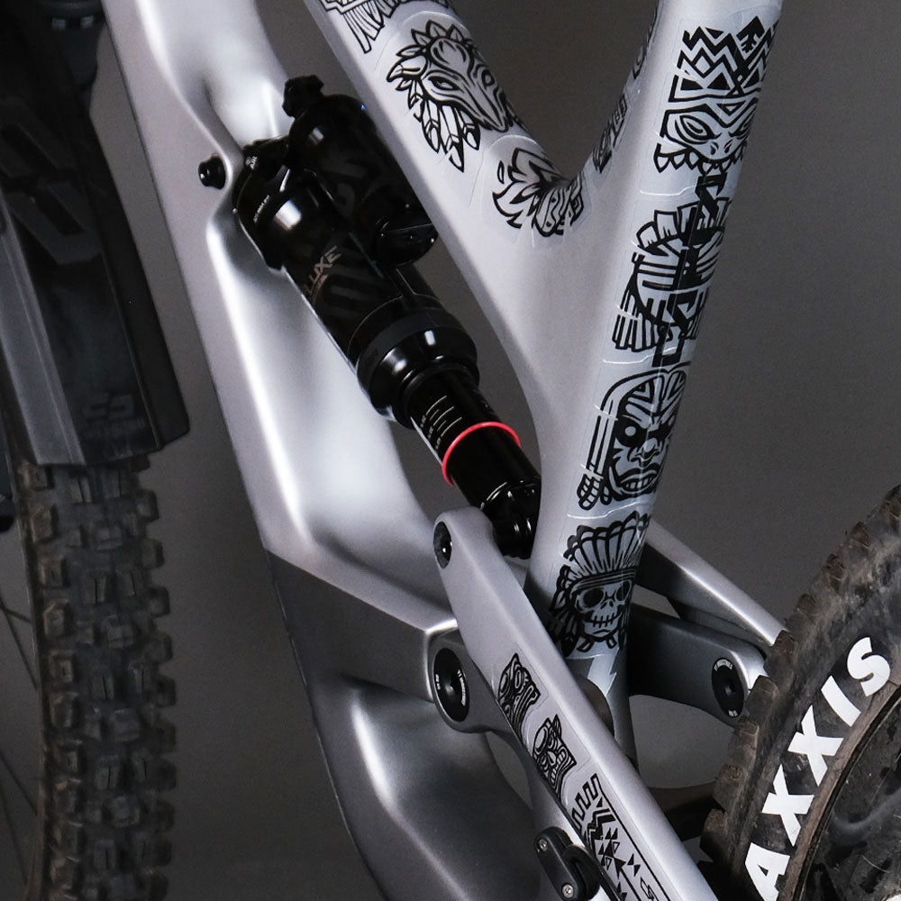 Unleazhed Frame Unscratch tatanka black glossy XXL-1