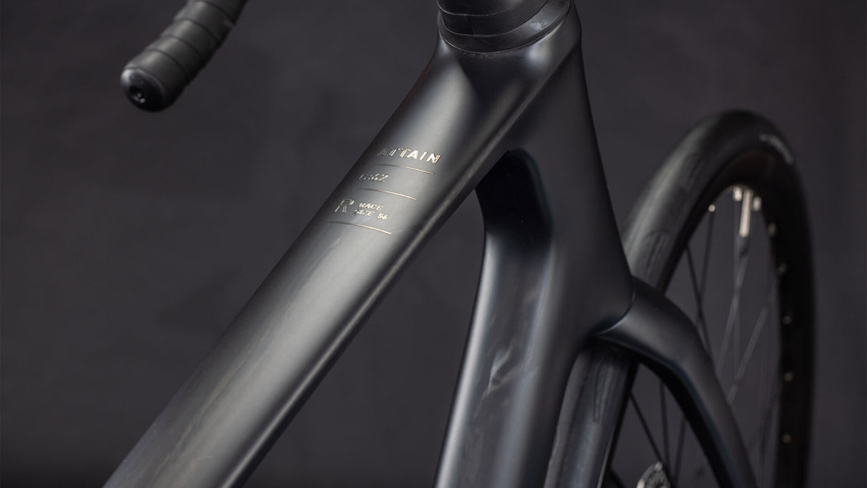 Cube Attain C:62 Race blackline 2026-1