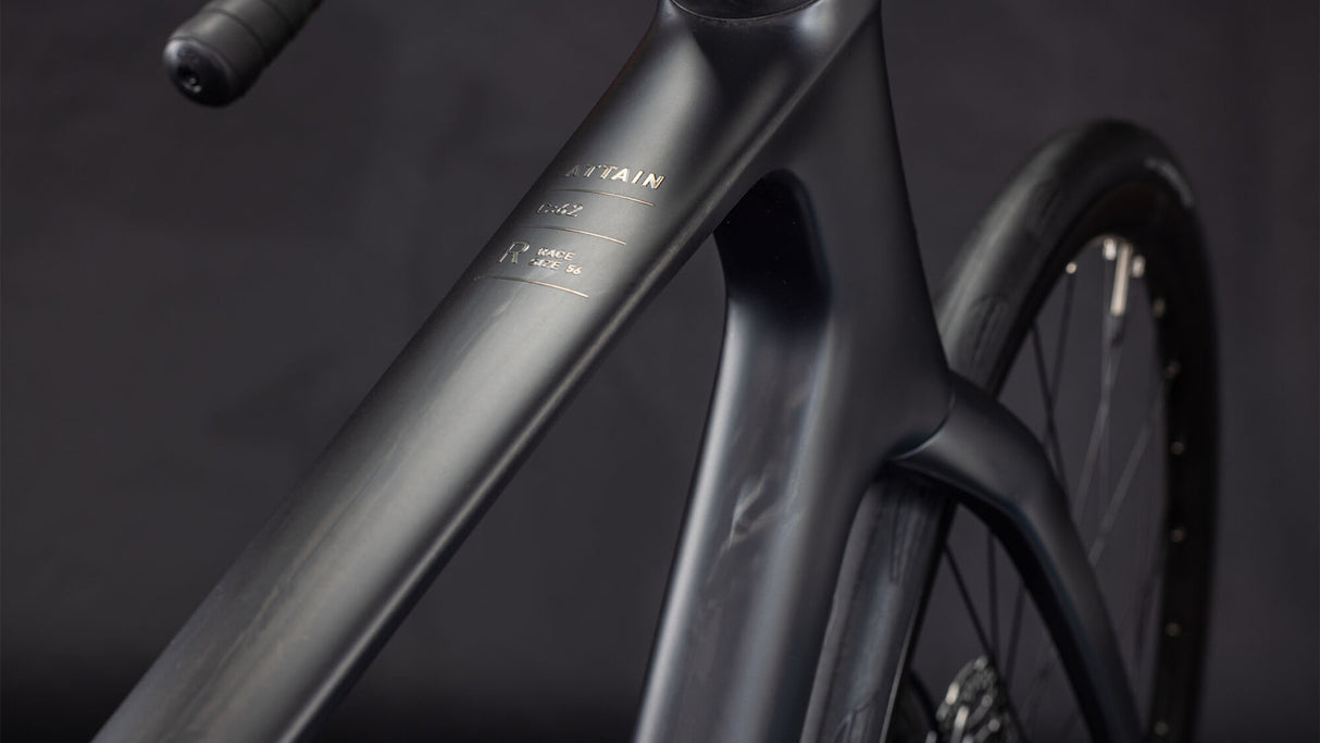 Cube Attain C:62 Race blackline 2026-2
